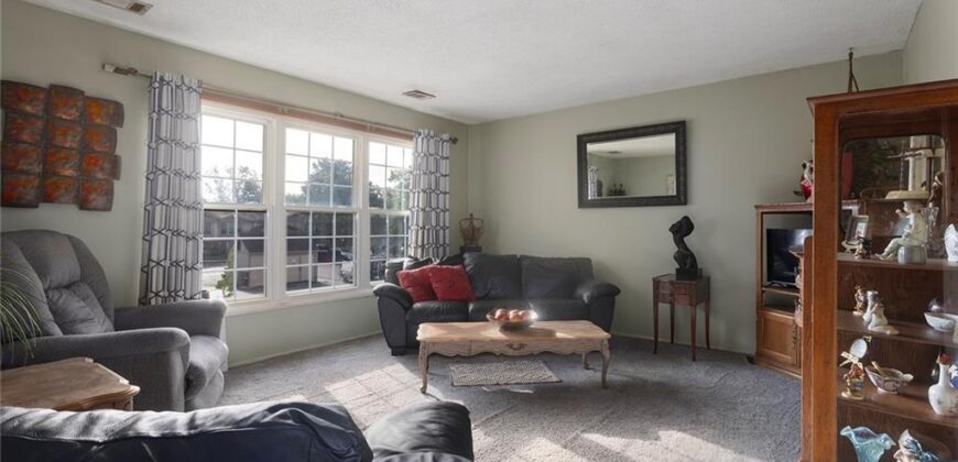 1476 NW 64th Terrace, Kansas City, MO 64118
