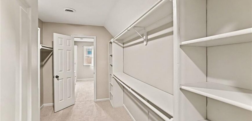 1005 Blueberry Lane, Liberty, MO 64068