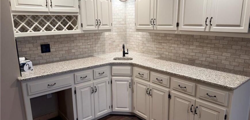 1005 Blueberry Lane, Liberty, MO 64068