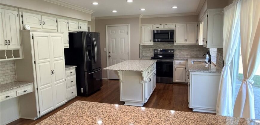 1005 Blueberry Lane, Liberty, MO 64068