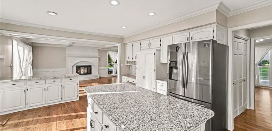 1005 Blueberry Lane, Liberty, MO 64068
