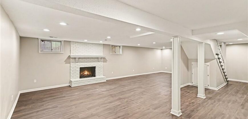 1005 Blueberry Lane, Liberty, MO 64068