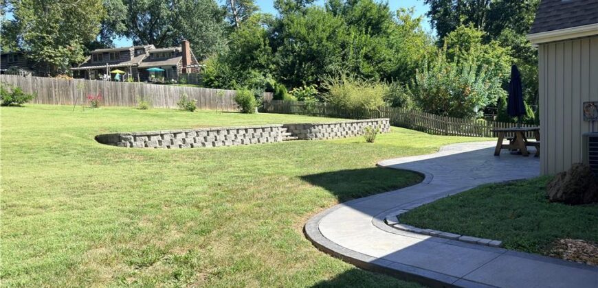 1005 Blueberry Lane, Liberty, MO 64068