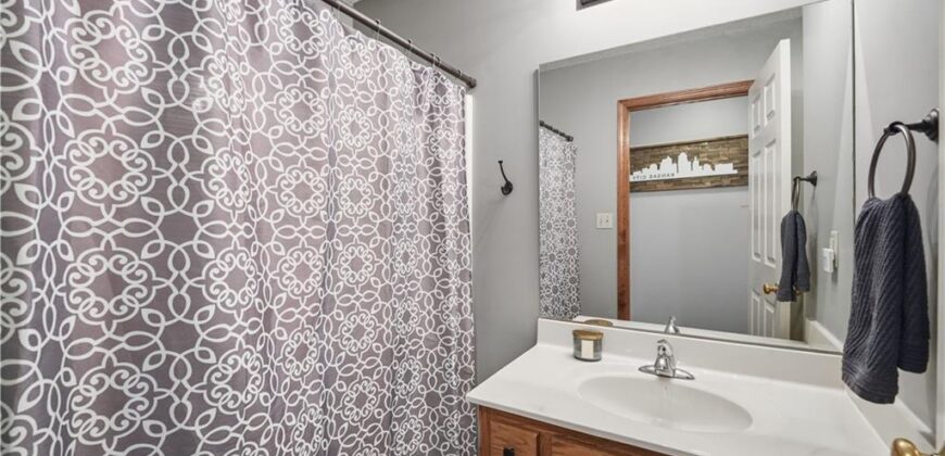 6821 T Gabbert Drive, Pleasant Valley, MO 64068