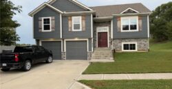 17904 Sunset Drive, Weston, MO 64098