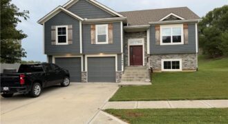 17904 Sunset Drive, Weston, MO 64098