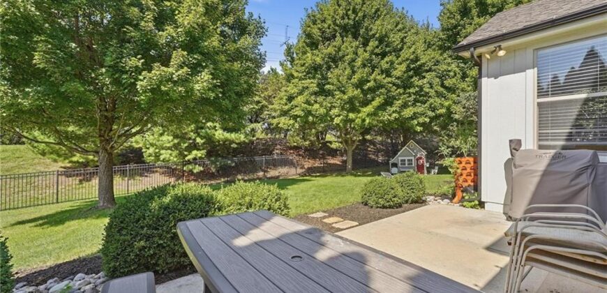9012 N Oxford Avenue, Kansas City, MO 64157