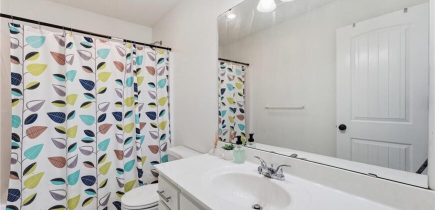 9012 N Oxford Avenue, Kansas City, MO 64157