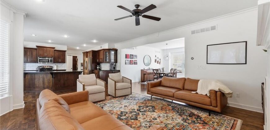 9012 N Oxford Avenue, Kansas City, MO 64157