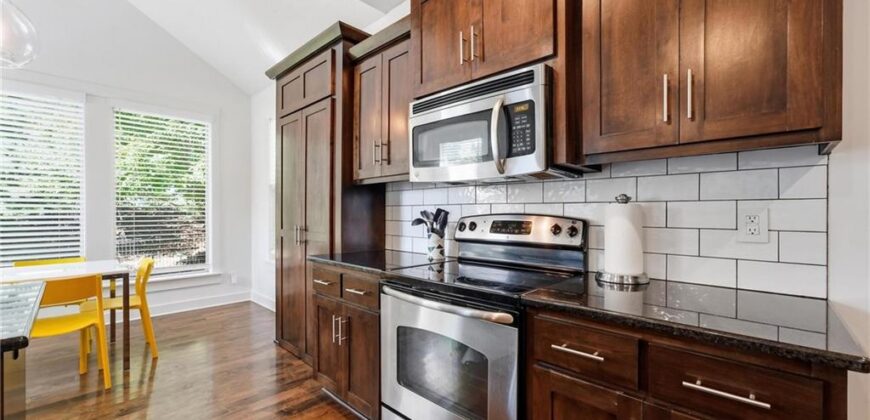 9012 N Oxford Avenue, Kansas City, MO 64157