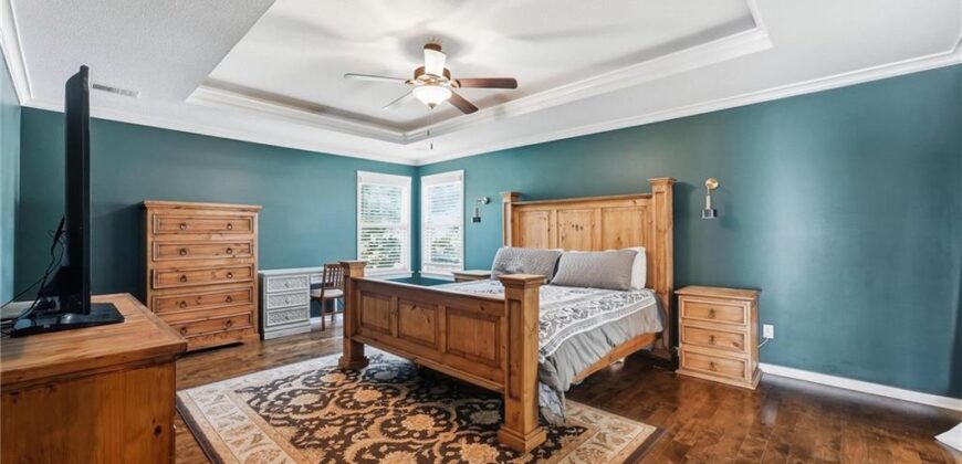 9012 N Oxford Avenue, Kansas City, MO 64157