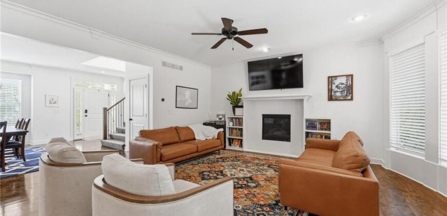 9012 N Oxford Avenue, Kansas City, MO 64157