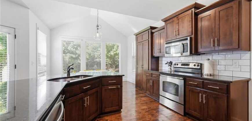 9012 N Oxford Avenue, Kansas City, MO 64157