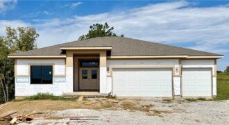 8504 NW 90th Terrace, Kansas City, MO 64153