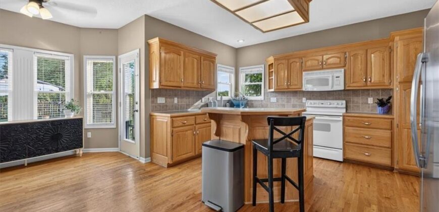 420 Shannon Avenue, Smithville, MO 64089