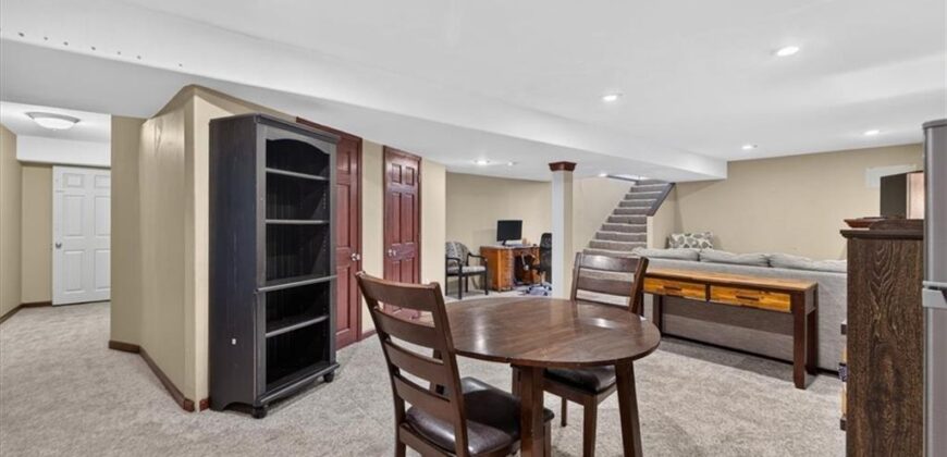 420 Shannon Avenue, Smithville, MO 64089