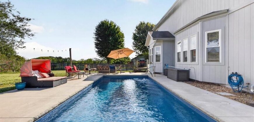 420 Shannon Avenue, Smithville, MO 64089