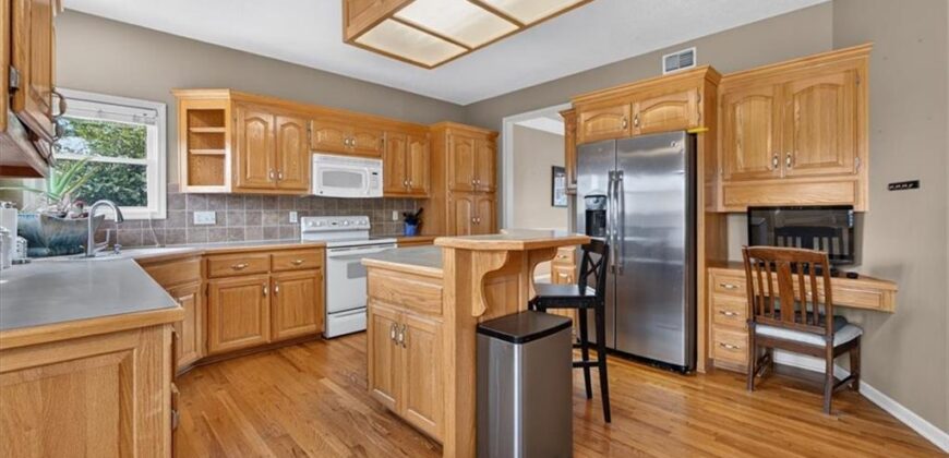 420 Shannon Avenue, Smithville, MO 64089