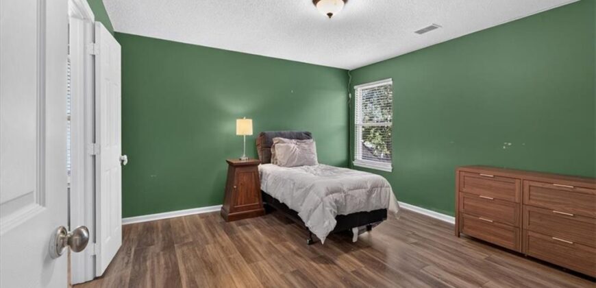 420 Shannon Avenue, Smithville, MO 64089