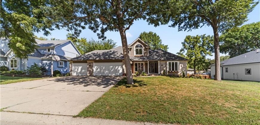 139 The Woodlands Drive, Gladstone, MO 64118
