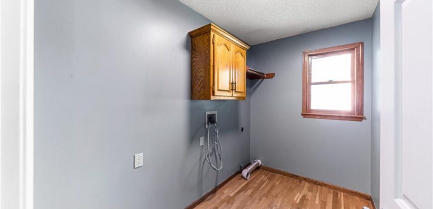 139 The Woodlands Drive, Gladstone, MO 64118