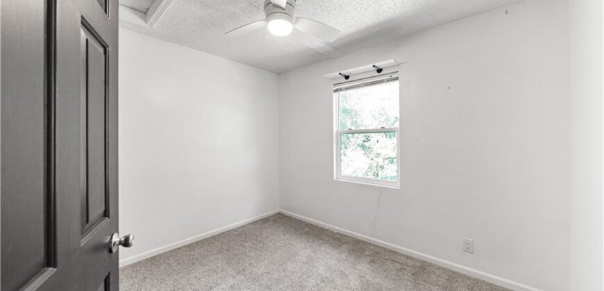 139 The Woodlands Drive, Gladstone, MO 64118