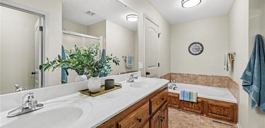 19713 NE 197th Terrace, Smithville, MO 64089
