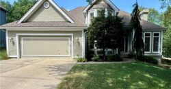 5512 Meadow Lake Street, Parkville, MO 64152