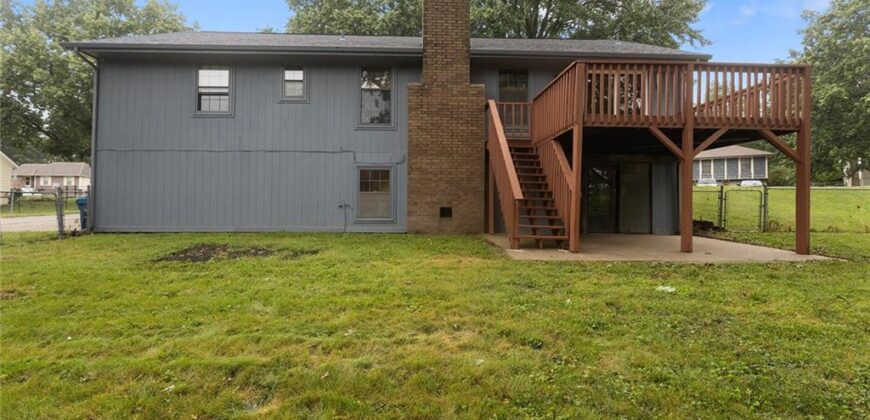 2001 Place Liberte Drive, Liberty, MO 64068