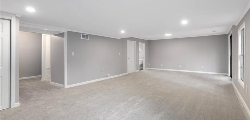 2001 Place Liberte Drive, Liberty, MO 64068