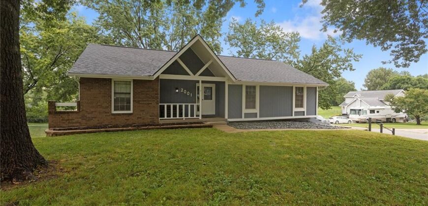 2001 Place Liberte Drive, Liberty, MO 64068
