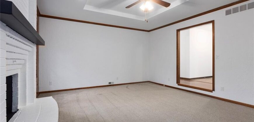 2001 Place Liberte Drive, Liberty, MO 64068