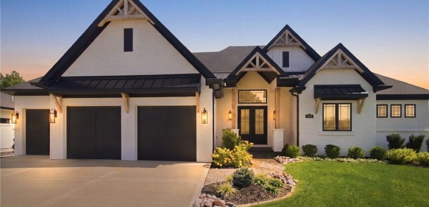 8681 NE Shoal Creek Valley Drive, Kansas City, MO 64157