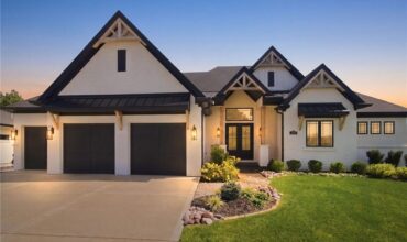 8681 NE Shoal Creek Valley Drive, Kansas City, MO 64157