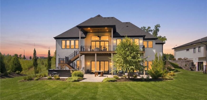 8681 NE Shoal Creek Valley Drive, Kansas City, MO 64157