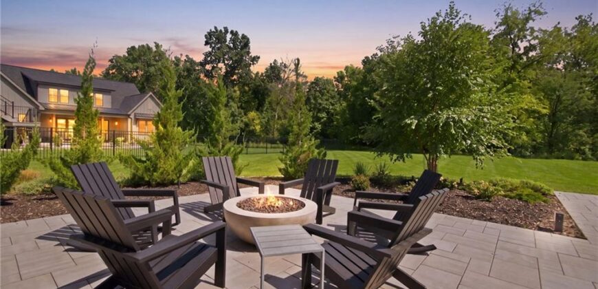 8681 NE Shoal Creek Valley Drive, Kansas City, MO 64157