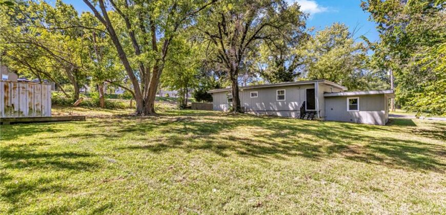 5807 NE Gunn Street, Kansas City, MO 64119