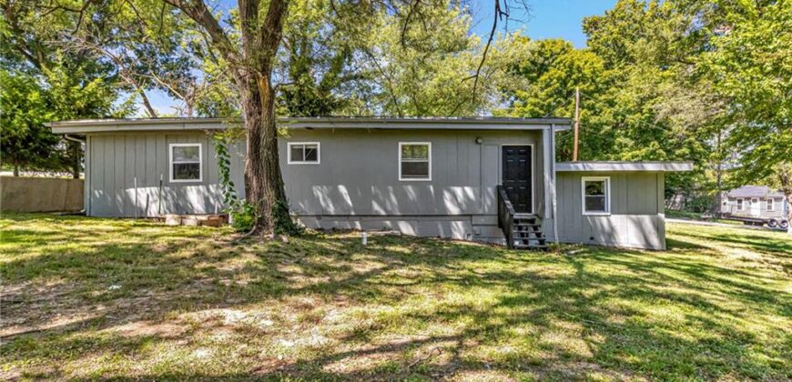 5807 NE Gunn Street, Kansas City, MO 64119