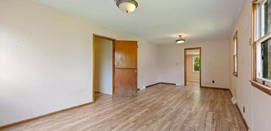 102 Collette Street, Excelsior Springs, MO 64024