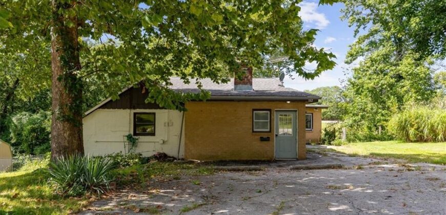 102 Collette Street, Excelsior Springs, MO 64024