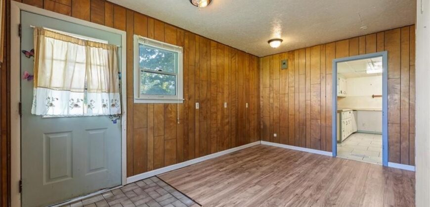 102 Collette Street, Excelsior Springs, MO 64024