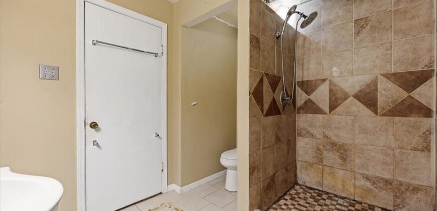 102 Collette Street, Excelsior Springs, MO 64024