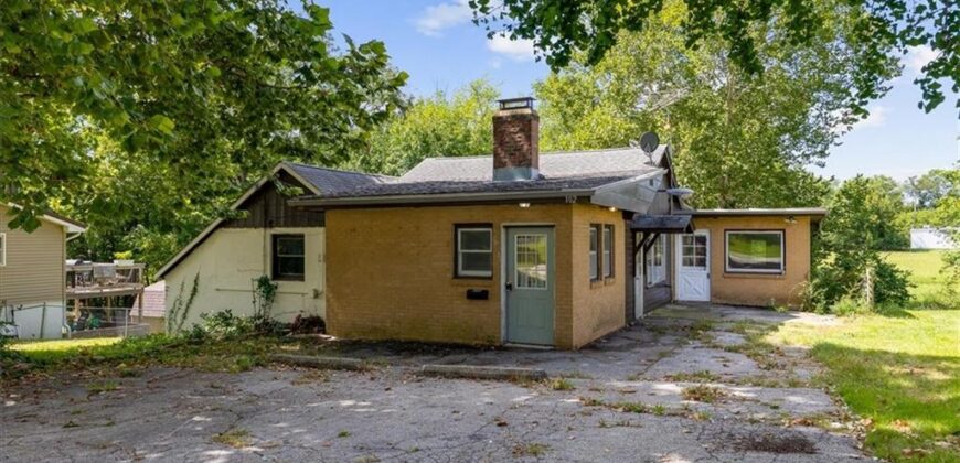 102 Collette Street, Excelsior Springs, MO 64024