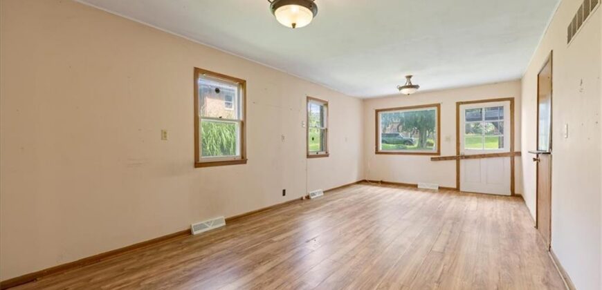 102 Collette Street, Excelsior Springs, MO 64024