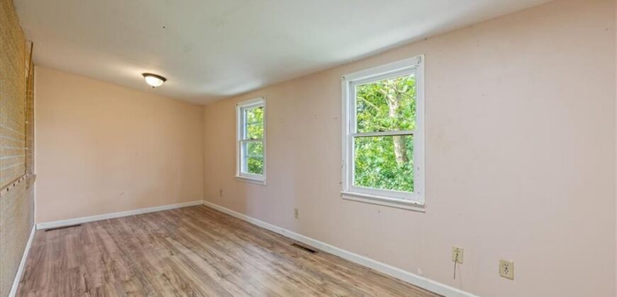 102 Collette Street, Excelsior Springs, MO 64024