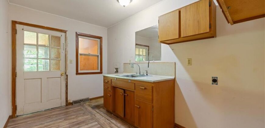 102 Collette Street, Excelsior Springs, MO 64024