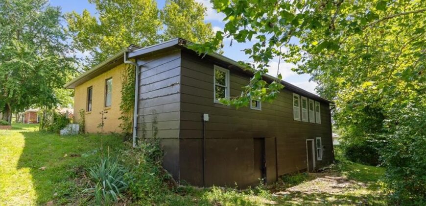 102 Collette Street, Excelsior Springs, MO 64024