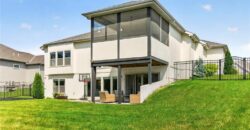 5968 Oak Creek Court, Parkville, MO 64152