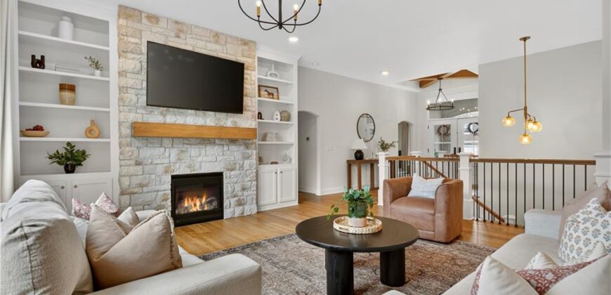 5968 Oak Creek Court, Parkville, MO 64152