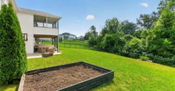 5968 Oak Creek Court, Parkville, MO 64152